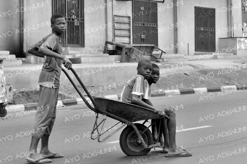 Ayé Ọmọde | Photography on Canvas | 183 x 122 cm