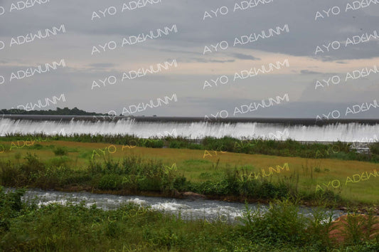 Omi Currents Medium | Photography on Canvas | 183 x 122 cm